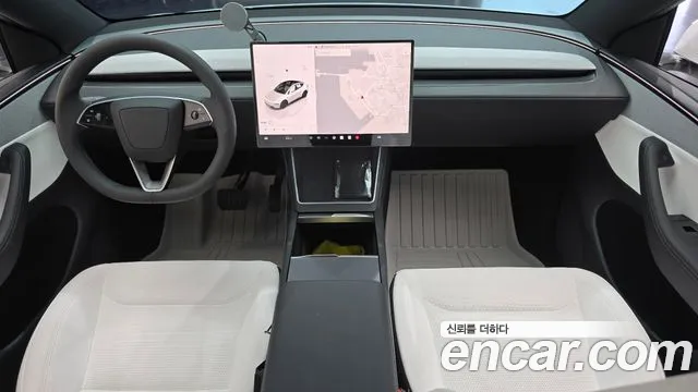 Tesla Model Y 2026 thumb 7