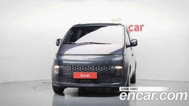 Hyundai Staria 2024 thumb 3