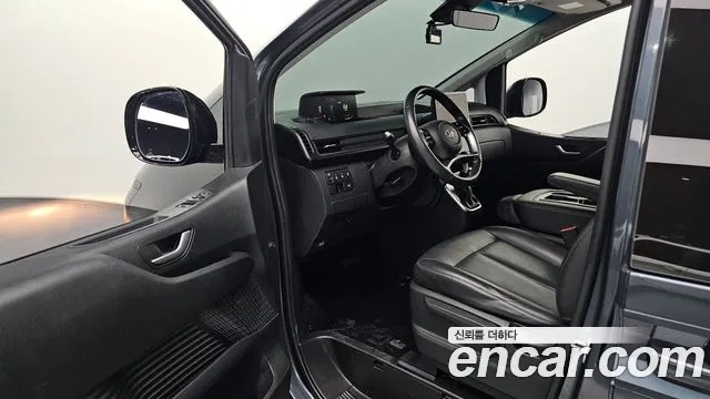 Hyundai Staria 2024 thumb 10