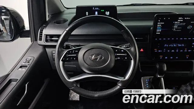 Hyundai Staria 2024 thumb 12