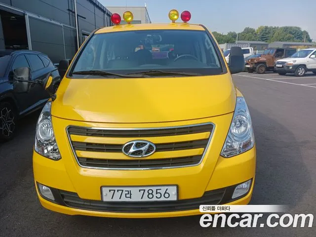 Hyundai Starex 2017 thumb 3