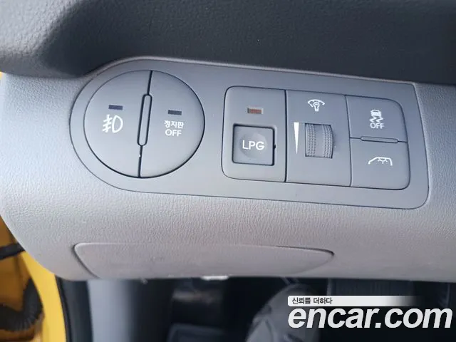 Hyundai Starex 2017 thumb 11