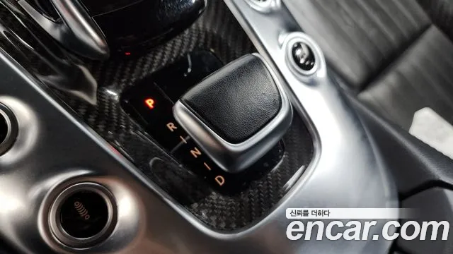 Mercedes-Benz AMG GT 2018 thumb 9
