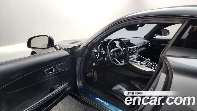 Mercedes-Benz AMG GT 2018 thumb 10
