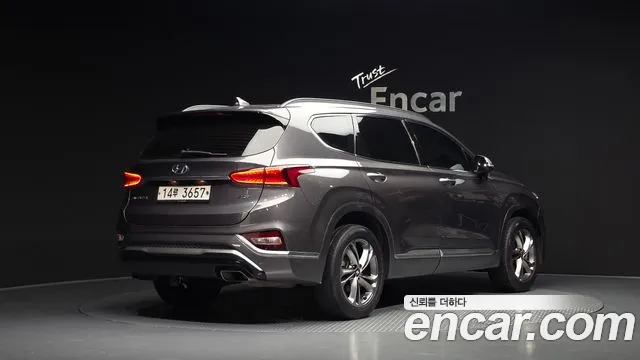 Hyundai Santa Fe 2018 thumb 2