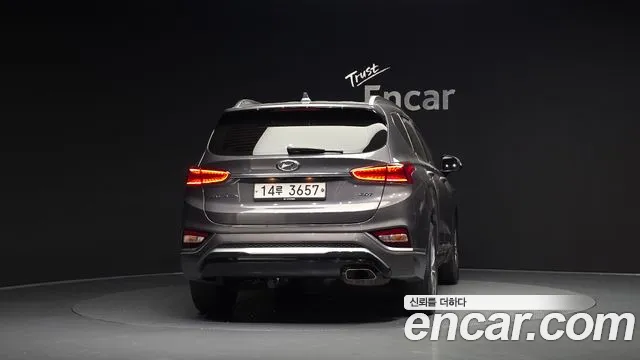 Hyundai Santa Fe 2018 thumb 4
