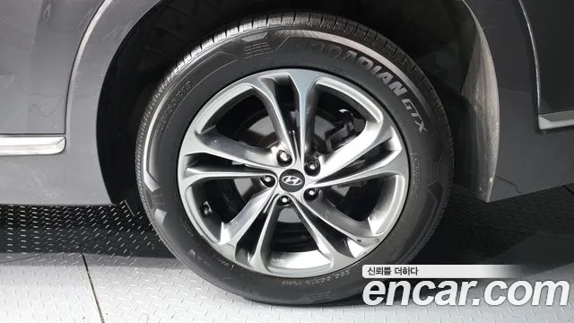 Hyundai Santa Fe 2018 thumb 5