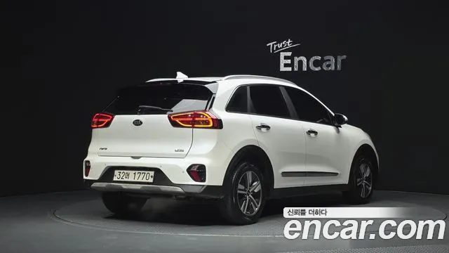 Kia Niro 2019 thumb 2