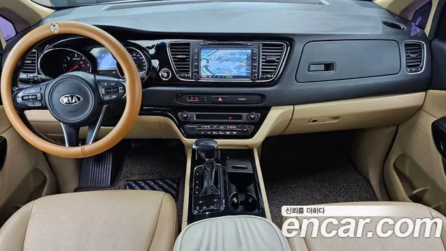 Kia Carnival 2017 thumb 7