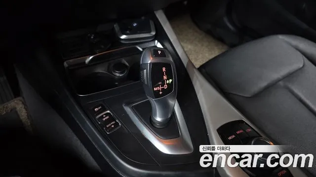 BMW 1-Series 2018 thumb 9