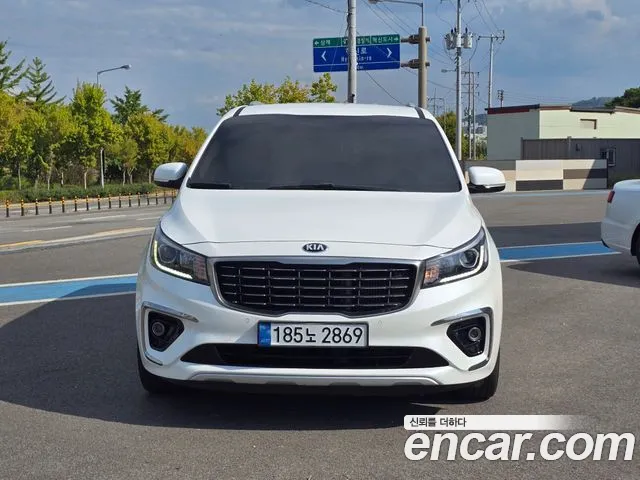 Kia Carnival 2019 thumb 3