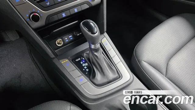 Hyundai Avante 2018 thumb 8