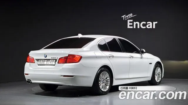 BMW 5-Series 2014 thumb 2