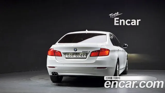BMW 5-Series 2014 thumb 4