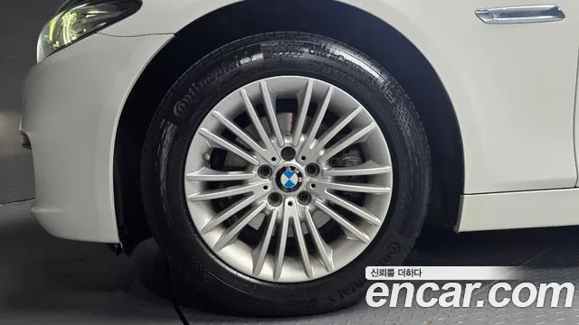 BMW 5-Series 2014 thumb 5