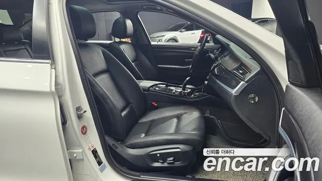 BMW 5-Series 2014 thumb 10