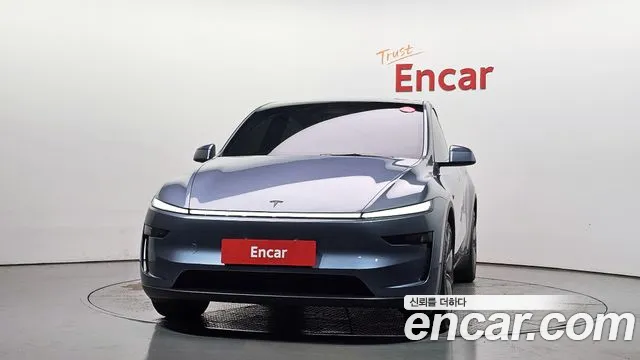 Tesla Model Y 2025 thumb 3
