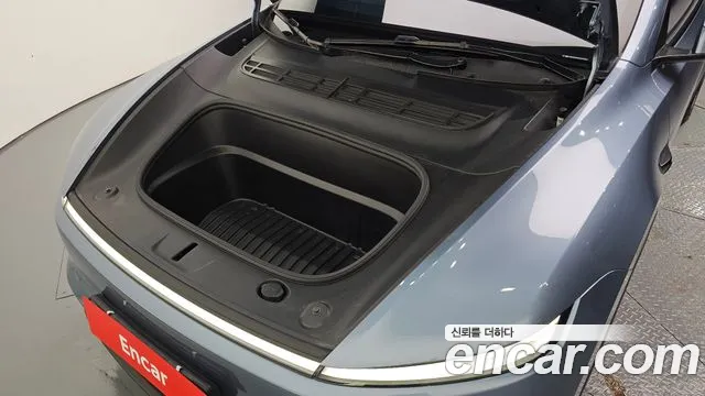 Tesla Model Y 2025 thumb 6