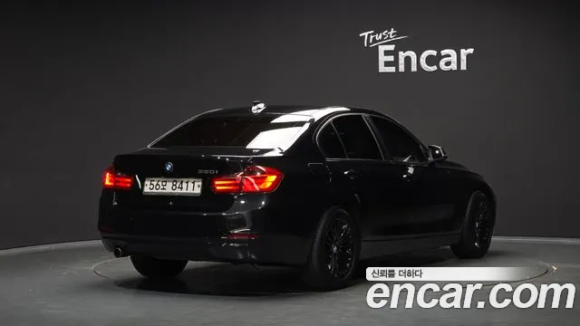BMW 3-Series 2013 thumb 2