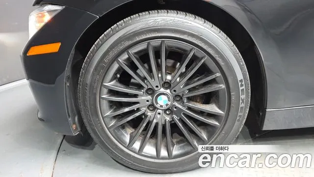 BMW 3-Series 2013 thumb 5