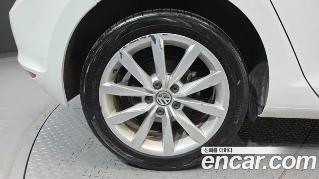 Volkswagen Golf Sportsvan 2016 thumb 5