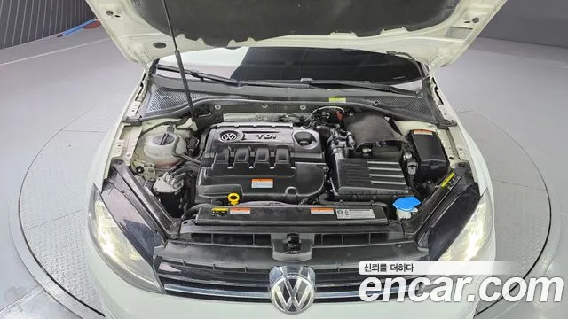 Volkswagen Golf Sportsvan 2016 thumb 6