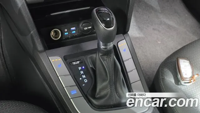 Hyundai Avante 2017 thumb 9