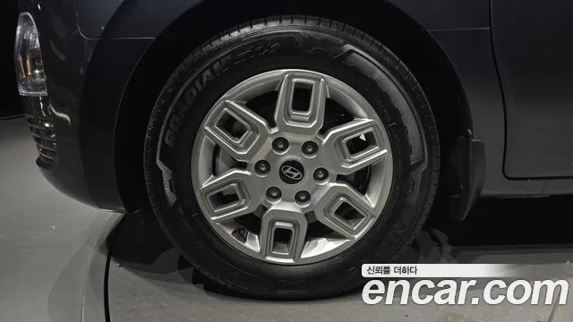 Hyundai Staria 2024 thumb 5