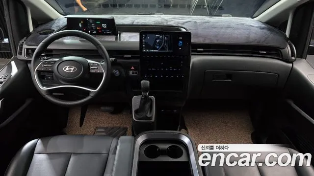 Hyundai Staria 2024 thumb 7