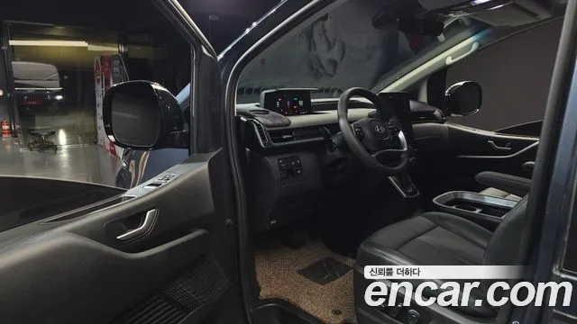 Hyundai Staria 2024 thumb 10