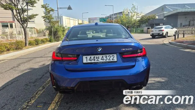 BMW 3-Series 2025 thumb 4