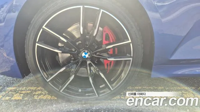 BMW 3-Series 2025 thumb 5