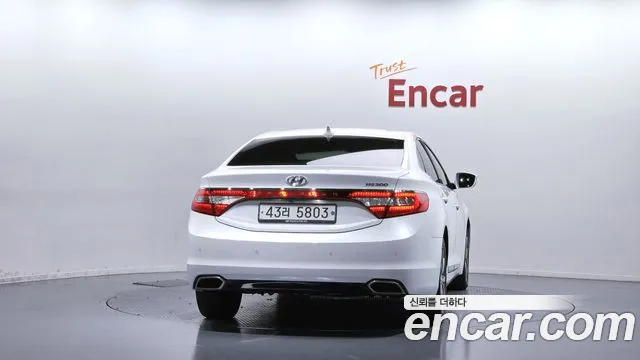 Hyundai Grandeur 2015 thumb 4