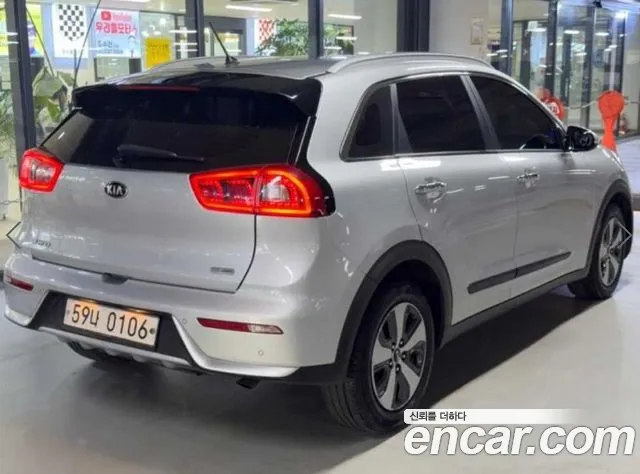 Kia Niro 2016 thumb 4