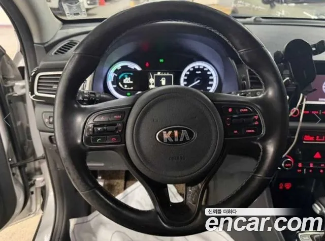Kia Niro 2016 thumb 8