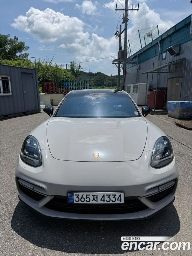 Porsche Panamera 2018 thumb 3