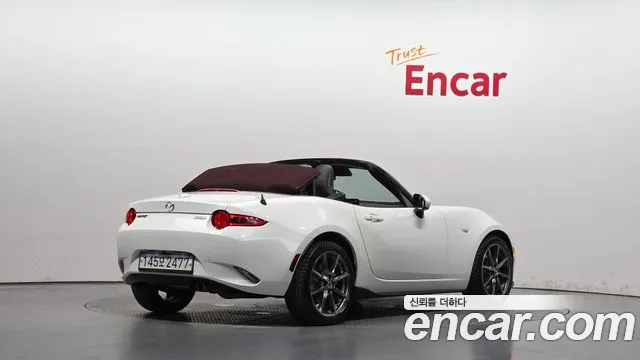 Mazda MX-5 Miata 2018 thumb 2