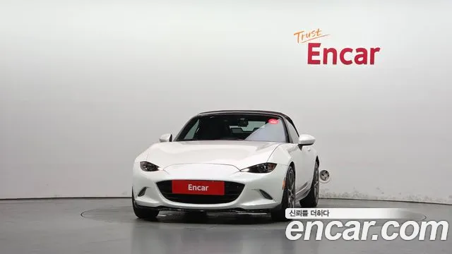 Mazda MX-5 Miata 2018 thumb 3