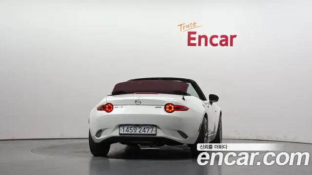 Mazda MX-5 Miata 2018 thumb 4