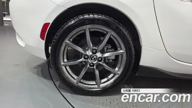 Mazda MX-5 Miata 2018 thumb 5