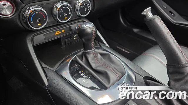 Mazda MX-5 Miata 2018 thumb 9