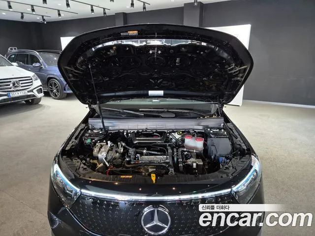 Mercedes-Benz EQB 2026 thumb 6