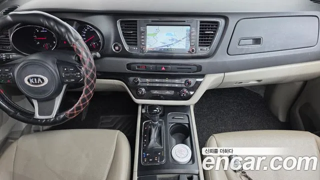 Kia Carnival 2015 thumb 7