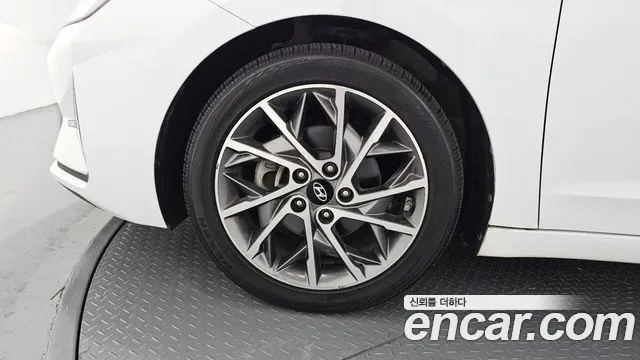 Hyundai Avante 2019 thumb 5