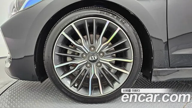 Hyundai Avante 2017 thumb 5
