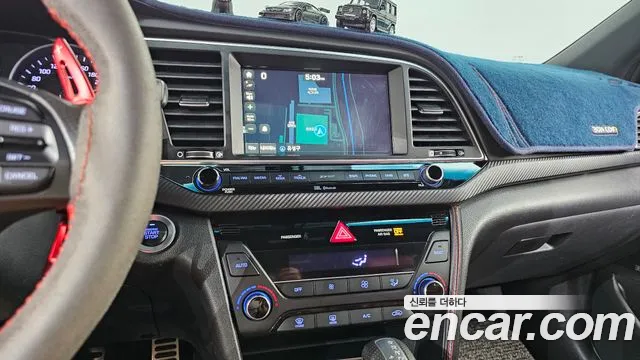 Hyundai Avante 2017 thumb 12
