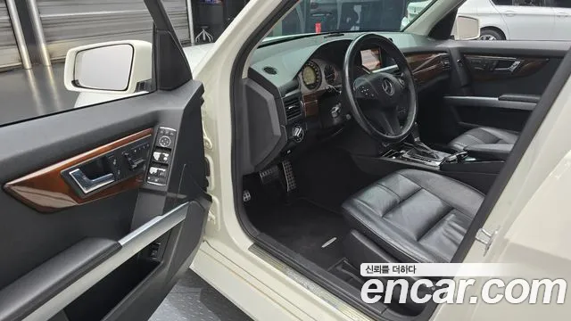 Mercedes-Benz GLK-Class 2010 thumb 10