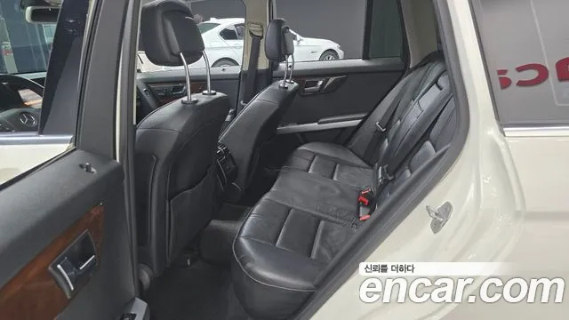 Mercedes-Benz GLK-Class 2010 thumb 12