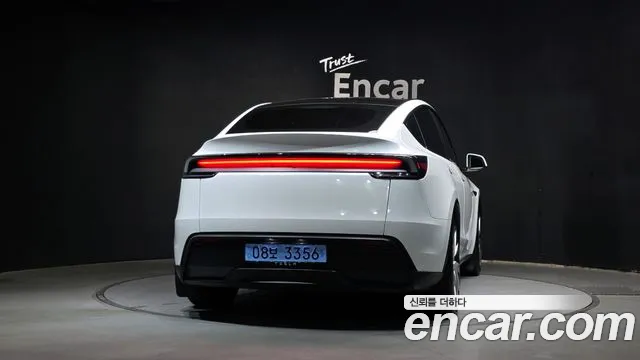 Tesla Model Y 2025 thumb 4