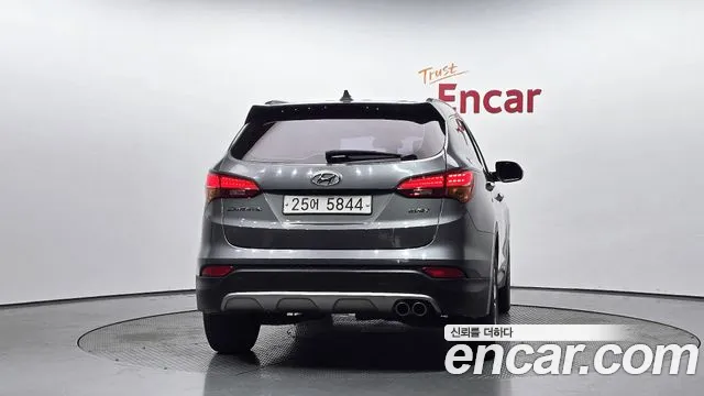 Hyundai Santa Fe 2015 thumb 4